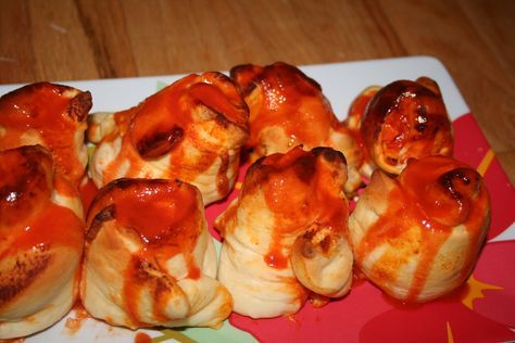 "old Chicago" copy cat recipe Buffalo Chicken Rolls Chicken Rolls Recipe, Buffalo Chicken Roll Up, Buffalo Chicken Rolls, Rolled Chicken Recipes, Buffalo Recipe, Chicken Roll Ups, Fun Dinner, Chicken Rolls, Man Food