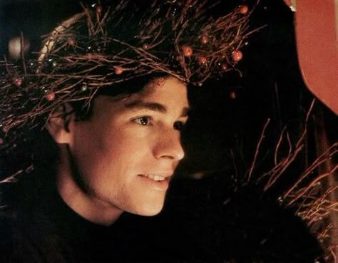 dead poets society Classic Poetry, Peter Weir, Neil Perry, Robert Sean Leonard, Sean Leonard, Oh Captain My Captain, Captain My Captain, I Love Cinema, Dead Poets Society