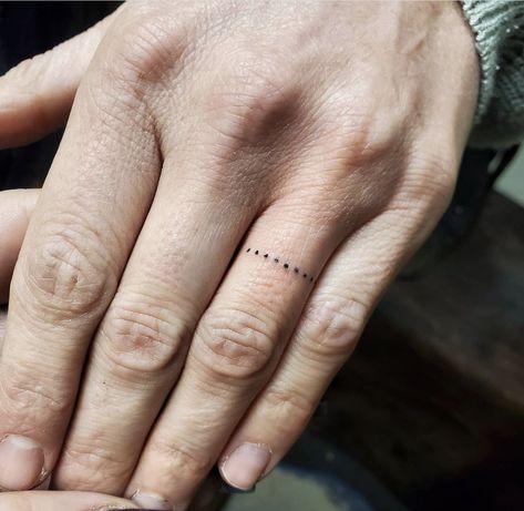 Dot Ring Tattoo, Ring Alternatives, Ring Tattoo Designs, Wedding Band Tattoo, Needle Tattoo, Ring Tattoo, Wedding Ring Tattoo, Mark Tattoo, Finger Tats