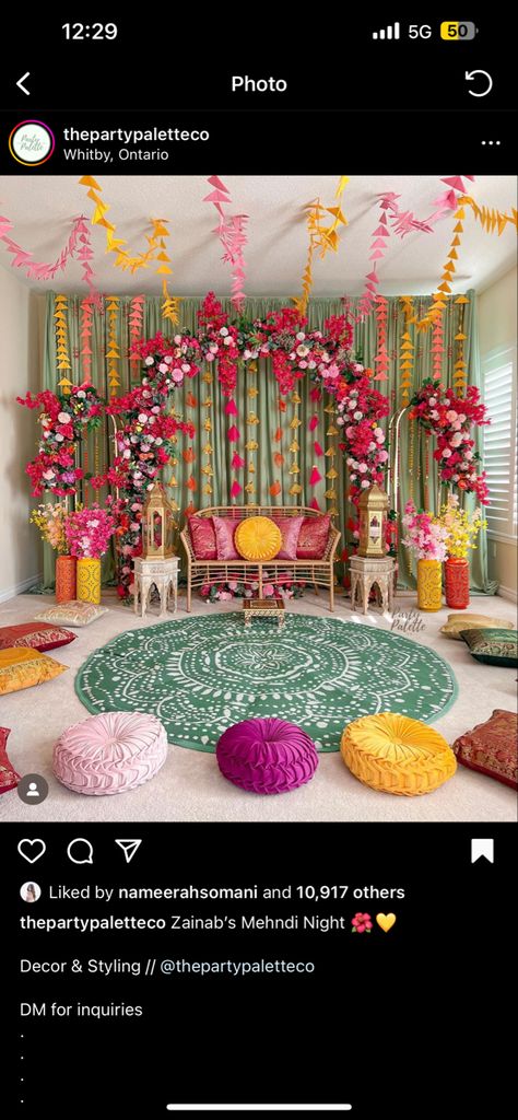 Mehandi Decoration Ideas, Mehndi Decoration At Home, Outdoor Wedding Lanterns, Mehndi Decor At Home, Mehandi Decoration, Punjabi Wedding Decor, Mehndi Stage Decor, Mehndi Decoration Ideas, Mehndi Decoration