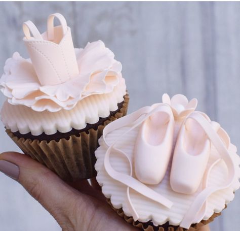 Ballerina Favors Ideas, Ballet Cake Pops, Fondant Ballerina, Dance Cupcakes, Ballet Birthday Cakes, Nutcracker Ballet Birthday Party, Ballet Cupcakes, Shoe Cupcakes, Ballet Cakes