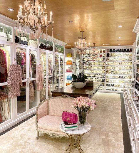 Walking Closet, Dream Closet Design, Closet Remodel, Closet Decor, Dream Closets, Glam Room, Closet Goals, Dressing Room Design, Closet Designs