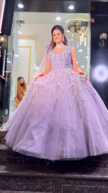 Purple Gown Design, Gowns Dresses For Engagement, Gown Designs Indian Wedding Dresses, Party Wear Gaun, One Piece Dress For Wedding, Gawon Dress Beautiful, Lavender Gown Indian, Lavender Colour Gown, Purple Gown Indian