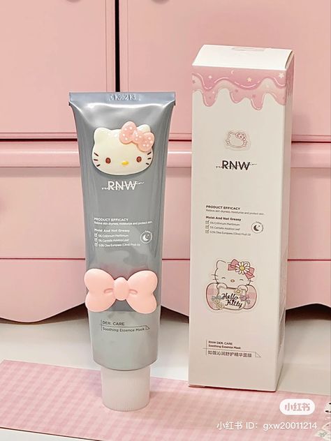 Douyin Makeup Tutorial, Hello Kitty Products, Skincare Routine Order, Peachy Makeup, Lip Liner Makeup, Aesthetic Hello Kitty, Makeup Douyin, Pretty Tips, Minimalist Skincare