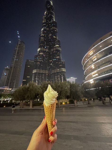 Nothing like an ice cream by the tallest building in the world Dubai Ice Cream, Igloo Ice, Tallest Building In The World, An Ice Cream, Food Snapchat, Infographic Design, Dubai, Snapchat, Ice Cream