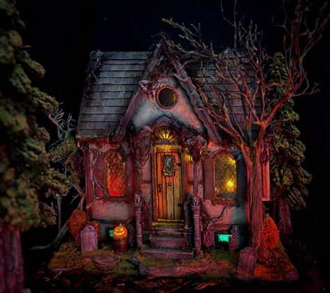 Follow on Instagram and Tiktok @BridgetMcCartyminis Hocus Pocus Dollhouse, Hocus Pocus House, Orchid Dollhouse, Witch Dollhouse, Halloween Gingerbread House, Witches Cottage, Haunted House Diy, Orchid House, Haunted House Decorations