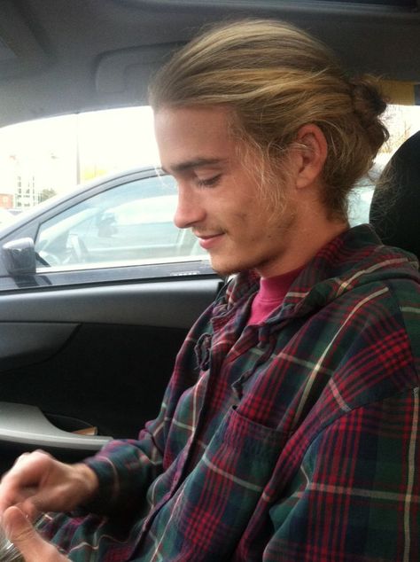 Surfer Hair, Long Blond, Character Inspiration Male, Blonde Boys, Man Bun, Blonde Guys, Long Blonde Hair, Grunge Hair, Long Hair Styles Men