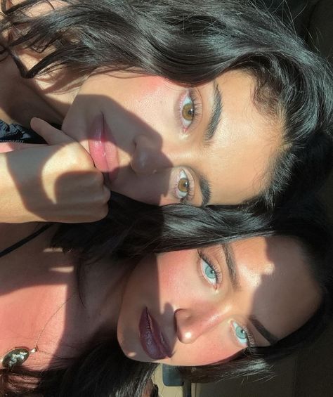 Golden hour 🤝 #KylieJenner & #StasKaranikolaou’s eye colours ☀️ 📷: @kyliejenner Kylie Jenner Friends, Kylie Jenner Ig, Kylie Jenner Icons, Kily Jenner, Anastasia Karanikolaou, Kylie Baby, Estilo Kylie Jenner, Kylie Jenner Instagram, Kylie Jenner Look