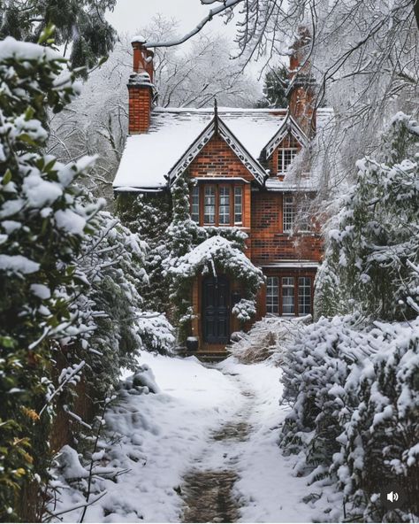 Winter House Exterior, Mistletoe Christmas, Cottage Cabin, Winter Cabin, Dream Cottage, Countryside House, Morning Everyone, Winter Scenery, Have A Wonderful Day