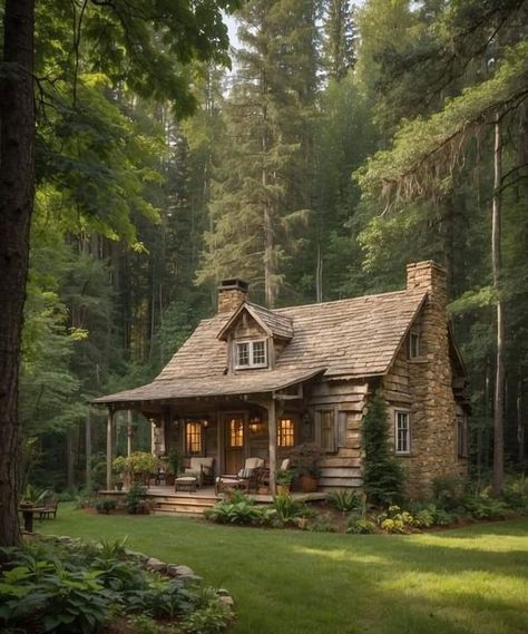 Cottage In Woods, Cabin Windows, Old Homestead, Cute Cottages, Cottage Windows, Cabin In The Mountains, Fairytale Cottage, Cottage In The Woods, Little Cabin