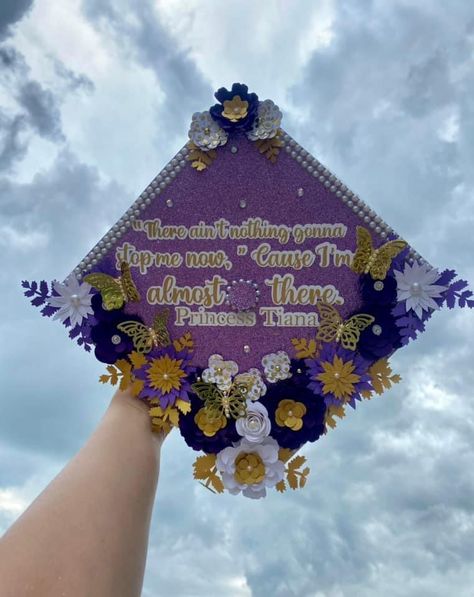 #graduationcapdesigns #disney #disneyedit #graduation #graduate Disney Princess Graduation Cap, Tiana Graduation Cap, Princess Tiana Graduation Cap, Princess And The Frog Graduation Cap, Senior Scrapbook Ideas, Disney Graduation Cap, Cute Homecoming Proposals, Disney Graduation, Tiana And Naveen