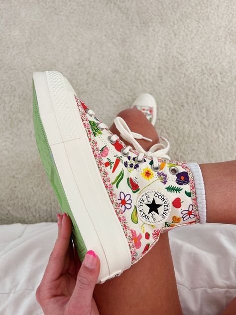 Cute Spring Shoes, Fruit Converse, Trendy Shoes 2023, Funky Converse, Bridal Shoes Sneakers, Fun Converse, Colourful Shoes, Fun Sneakers, Sandals Design