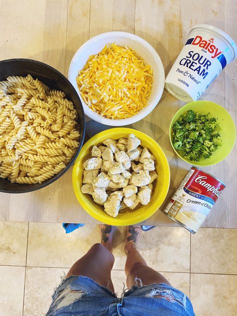 Chicken Broccoli Noodle Casserole, Broccoli Noodle Casserole, Spiral Noodles, Cheese Noodles, Chicken Noodle Casserole, Cheesy Chicken Broccoli, Cooking Cream, Chicken Broccoli Casserole, Creamy Mac And Cheese