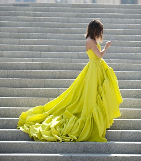 Modern wedding Chartreuse color palette,chartreus wedding dress 1 - Fab Mood | Wedding Colours, Wedding Themes, Wedding colour palettes Neon Gown, Chartreuse Wedding, Green Mermaid Prom Dress, Chartreuse Dress, Chartreuse Color, Green Gown, Lace Prom Dress, Eclectic Fashion, Fashion Inspiration Design