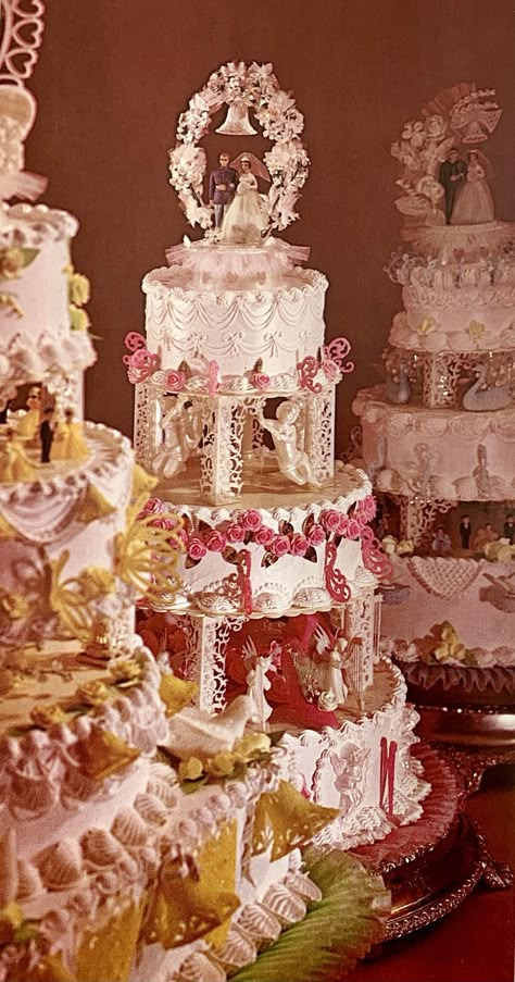 60s Wedding Cake, 80s Wedding Cake, Old School Wedding, 80s Wedding, Vintage Sweets, Big Wedding Cakes, Louisiana Wedding, Wedding Cake Roses, Wedding Cakes Vintage