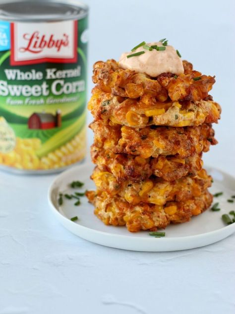 Air Fryer Corn Fritters - Libby's Vegetables Air Fryer Corn Fritters, Maple Aioli, Sweet Corn Fritters, Air Fryer Corn, Corn Fritter, Corn Fritter Recipes, Corn Cheese, Meals Breakfast, Christmas Meals