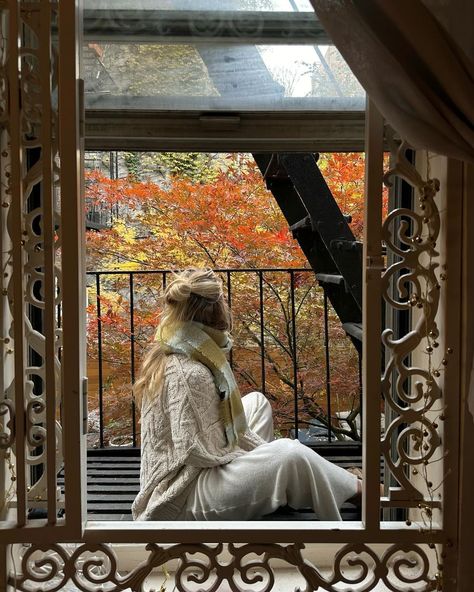 Talia Hubble | new york in november <3 | Instagram November In New York, New York In November, New York November, Fall In Nyc, Instagram New York, Fashion Forward Outfits, Autumn In New York, Fall Senior Pictures, Fire Escape