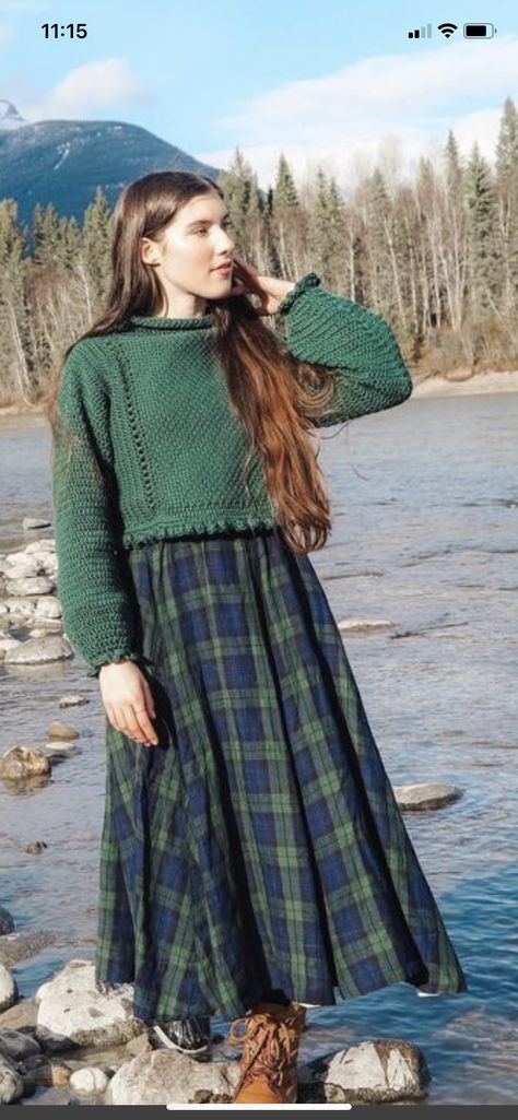 Fall Fashion Cottage Core, Pioneer Inspired Outfits, Layered Summer Dress, Homestead Woman Aesthetic, Vintage Inspired Winter Outfits, Folk Outfit Woman, Cottagecore Winter Outfits Aesthetic, Tomboy Cottagecore Outfits, Scottish Outfits For Women