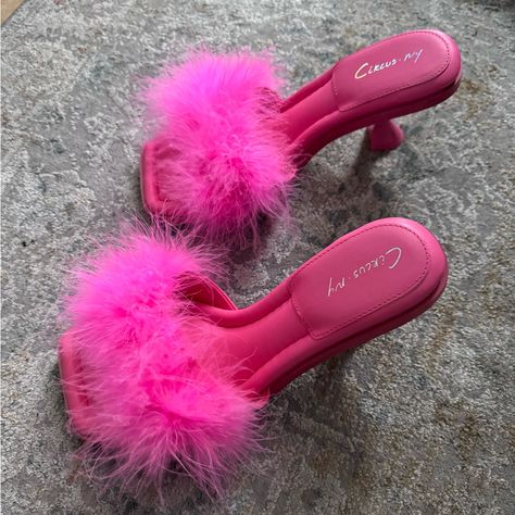 Nwt Sandals Barbiecore Fashion, Pretty Visuals, Long Heels, Pink Wishlist, Coquette Clothing, Pretty Shoes Sneakers, Fashion Shoes Heels, Shoes Heels Classy, Shoes Too Big