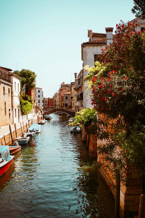 Venice Canals, Venice Italy Travel, Verona Italy, Italy Photography, Italy Aesthetic, Voyage Europe, Sicily Italy, Italy Vacation, Florence Italy