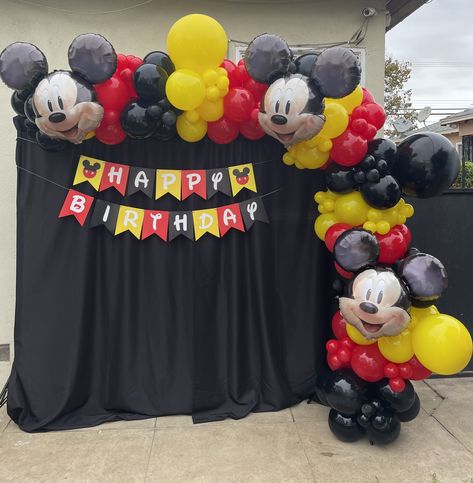 Mickey Mouse Balloon Garland, Mickey Mouse Garland, Mickey Mouse Balloon, Mickey First Birthday, Mickey Mouse Balloons, Mickey Mouse Parties, Mickey Party, Mickey Mouse Party, Mickey Mouse Birthday