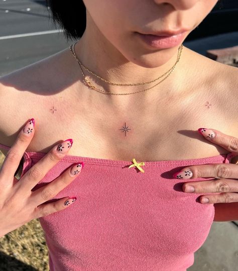 Nail designs, tattoo ideas, minimal tattoo, nail art Sharpie Tattoos, Collar Bone Tattoo, Subtle Tattoos, Star Tattoos, Symbolic Tattoos, Simplistic Tattoos, Chest Tattoo, Piercing Tattoo, Get A Tattoo