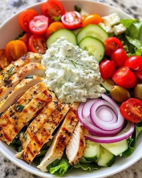 Daily Diabetic Recipes | MEDITERRANEAN CHICKEN SALAD WITH CREAMY TZATZIKI 🍗🥗 | Facebook Tzatziki Chicken Salad, Mediterranean Chicken Salad, Mexican Street Corn Salad Recipe, Tzatziki Chicken, Nigella Lawson Recipes, Recipes Mediterranean, Mixed Salad, Low Carb Salad, Mediterranean Chicken