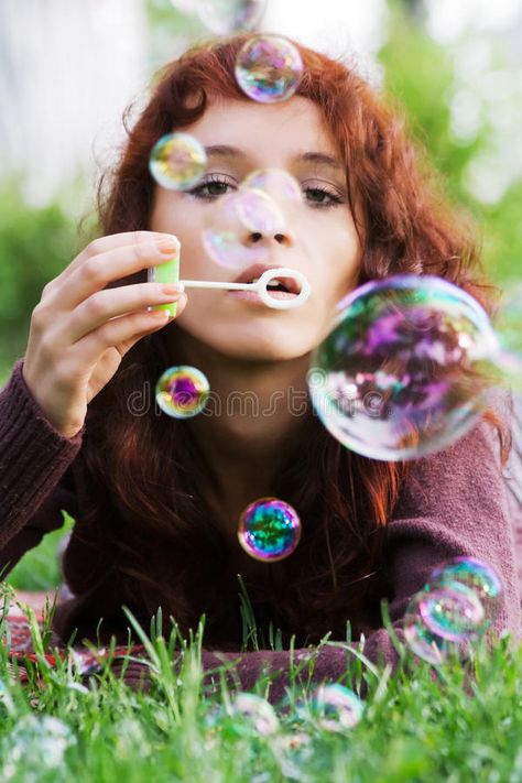 Blowing Bubbles Photography, Woman Blowing Bubbles, Bubbles Photography, Blow Bubbles, Bubble Pictures, Bubble Balloons, Blowing Bubbles, Photos Tumblr, Dew Drops