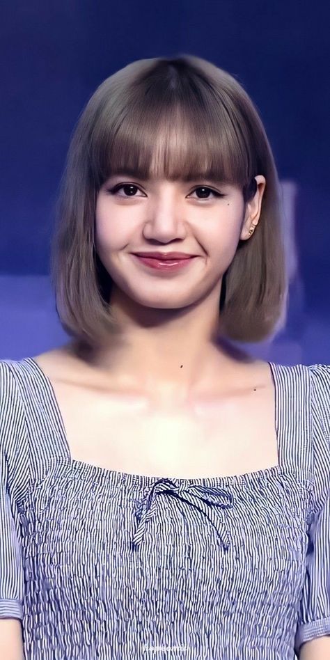 Lisa Short Hair, Short Hair Korean Style, Hair Korean Style, Short Hair Korean, Black Pink Lisa, Lisa Cute, Hair Korean, Lisa Blackpink Hot Photoshoot, Lisa Black