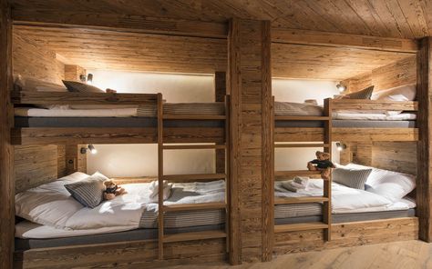 Ski Chalet Interior, Chalet Bedroom, Cabin Bunk Beds, Bunk Bed Rooms, Ski Room, Bunk Beds Built In, Chalet Interior, Chalet Design, Swiss Chalet