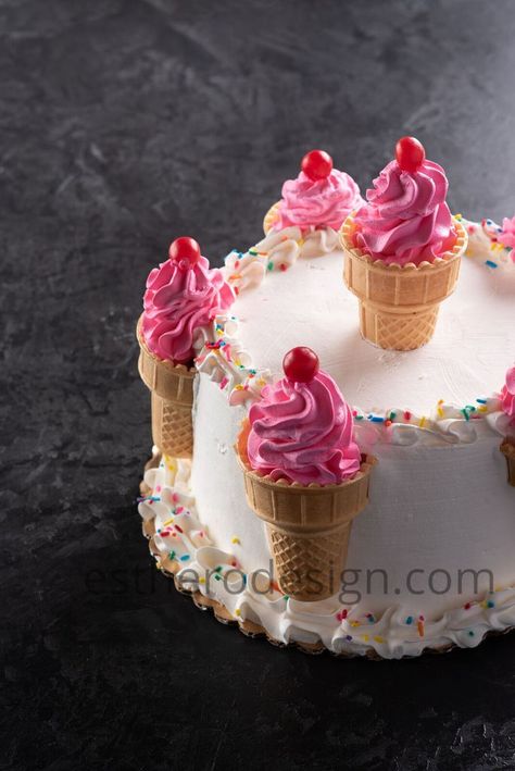 Cake With Frosting, Banana Bundt Cake, Cone Cake, Holiday Ice Cream, Frosted Cake, Ice Cream Cone Cake, Ice Cream Birthday Cake, Cherry Ice Cream, Ice Cream Birthday Party