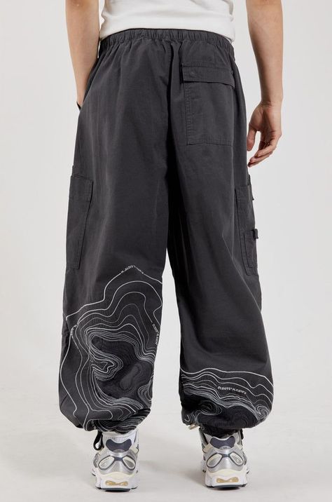 from jaded london Jaded London Parachute Pants, Oversized Cargo Pants, Parachute Cargo Pants, Parachute Cargo, Prom Suits, Jaded London, Halter Neck Top, Womens Clothing Sizes, Printed Pants