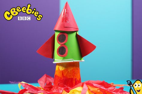 Help your little one make their very own space rocket with paper cups and coloured card. Paper Cup Rocket, Fun Diy Craft Projects, Art Hub, Homemade Costumes, Space Rocket, Year 2, Paper Cups, Fun Diy Crafts, Teacher Ideas