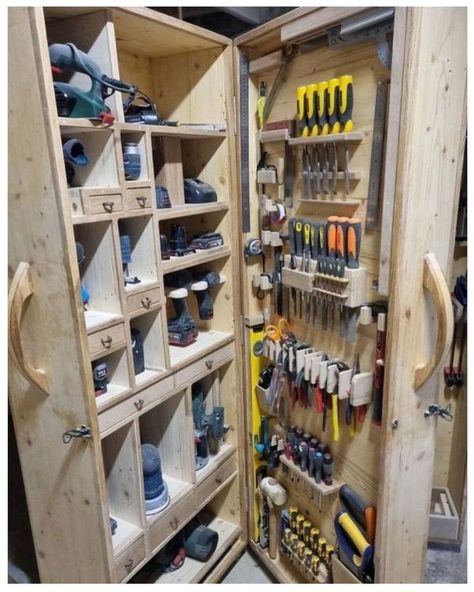 Awesome Woodworking Projects & Tips Hidden Tool Storage Ideas, Woodshop Ideas, Easy Garage Storage, Diy Storage Projects, Garage Workshop Layout, Garage Workshop Organization, Workshop Layout, Power Tool Storage, Woodworking Shop Plans