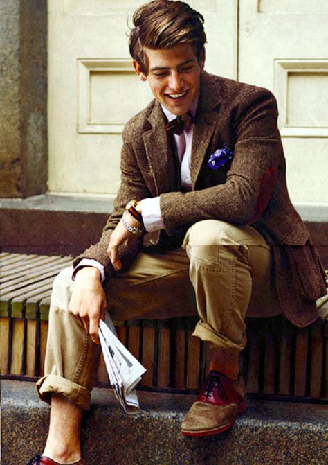 The Preppy Look Book Style College, Moda Do Momento, Man In A Suit, Ivy League Style, Ivy Style, Brown Tweed, Khaki Chinos, Sharp Dressed Man, Mode Masculine