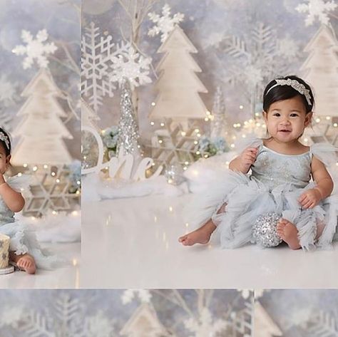 KKP on Instagram: "Winter ONEderland ❄️❄️❄️❄️" Winter Onederland Party Girl Outfit, Winter Onederland Photoshoot, Winter Onederland Photo Shoot, Winter Wonderland First Birthday Girl, Winter Wonderland Photoshoot, Winter Onederland Outfit, Onederful Party, Winter Onederland Party Girl, First Birthday Winter