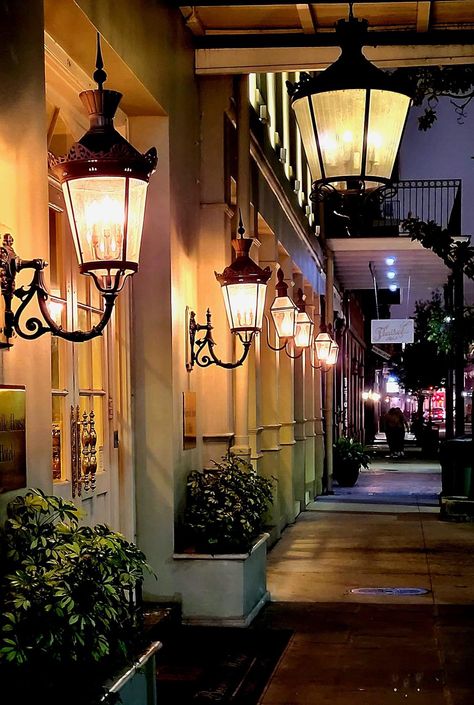 New Orleans Porch Light, Nola Architecture, New Orleans Street Lamp, New Orleans Aesthetic French Quarter Dark, New Orleans Buildings French Quarter, Nouvelle Orleans, Southern Architecture, Dating Games, Special Places