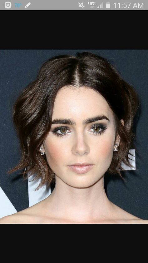 Short hair Lily Collins Lily Collins Short Hair, Lily Collins Hair, Phil Collins, Penteado Cabelo Curto, Lily Collins, Finger Tattoos, Meaningful Tattoos, Hair Today, Short Hairstyles For Women