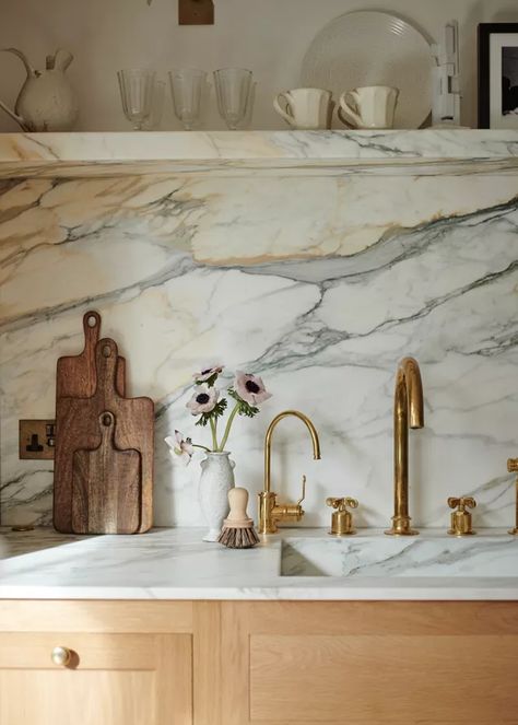 Sarah-Louise, Christopher & their Henley kitchen | Neptune White Wash Oak Floor, Countertop Inspiration, White Oak Kitchen, European Kitchens, Kitchen Design Trends, Oak Kitchen, Kitchen Farmhouse, Counter Tops, Design Kitchen