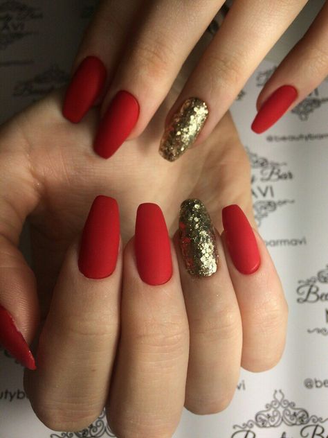 Gold Accent Nail, Red And Gold Nails, 2019 Nails, Hacks Beauty, Shoulder Tattoos, Super Nails, Ideas Nails, Trendy Nail Art, Nailed It