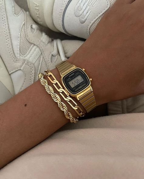 Casio Gold Watch, Digital Watches Women, Casio Watch Women, Casio Vintage Watch, Casio Vintage, Fancy Watches, Vintage Watches Women, Gold Watches Women, Retro Watches