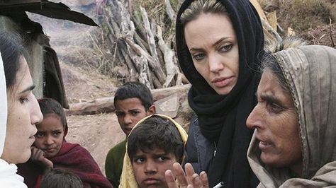 Angelina Jolie Charity, John Voight, Angelina Jolie Photos, Humanitarian Work, Jolie Pitt, Charity Work, Actrices Hollywood, Inspirational People, Angelina Jolie