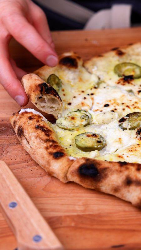 White Jalapeño Pizza Jalapeño Pizza, Jalapeno Pizza, Recipe With Ricotta, Pickling Jalapenos, Pizza Crust, Simple Recipe, Lunch Ideas, Ricotta, Mozzarella