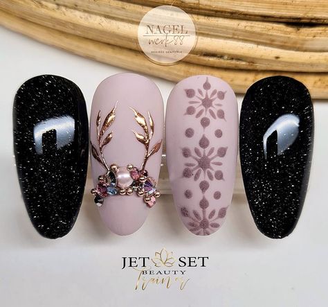 Festive Nail Ideas, Simple Summer Nails, Nail Art Noel, Nails Holiday, Summer Nail Ideas, Summer Toe Nails, Christmas Gel Nails, Nail Design Inspiration, Christmas Nail Art Designs