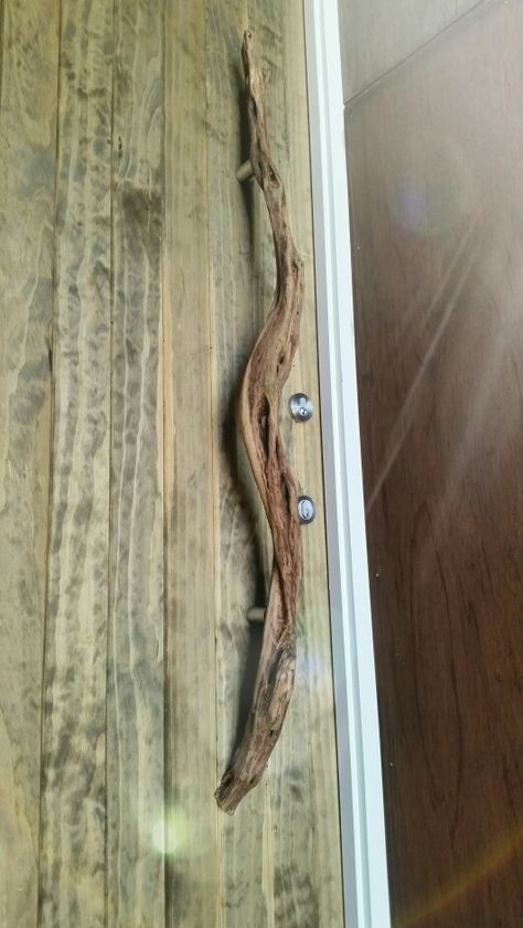 Driftwood Door Handle, Wood Door Handle, Entry Door Handle, Front Entry Door, Entry Door Handles, Stage Ideas, Driftwood Diy, Furniture Upcycling, Rustic Door