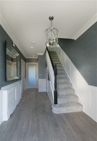 Grey Floor and Walls Hallway Decorating Colours, Grey And White Hallway, House Color Schemes Interior, Grey Floors, Grey Wooden Floor, Color Walls, Grey Laminate Flooring, Entrance Hall Decor, Grey Hallway