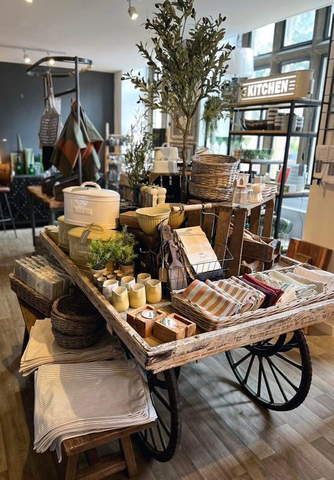 Gift Shop Display Ideas Retail Visual Merchandising, Farm Shop Interior Design, Vintage Market Days Booth Ideas, General Store Display Ideas, Home Decor Shop Ideas, Notebook Display Ideas, Old Hardware Store, Feed Store Display Ideas, Vintage Retail Display Ideas