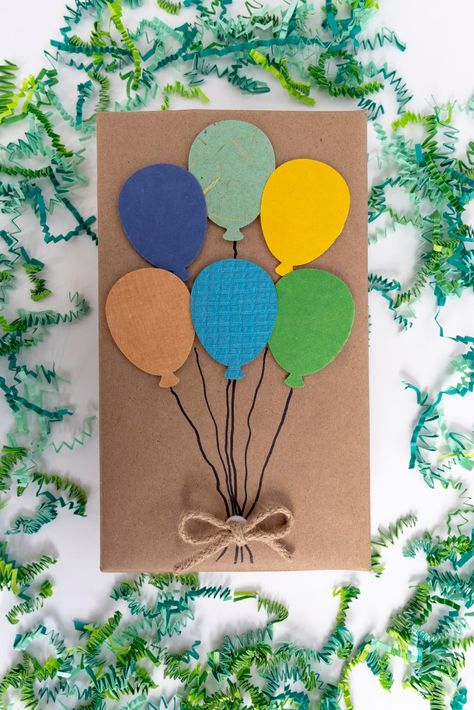 Festive Balloons Birthday Gift Wrapping Idea – FAKING IT FABULOUS Gift Wrapping Tutorial, Handmade Wrapping Paper, File Decoration Ideas, Paper Twine, Faking It, Cupcake Gift, Creative Gift Wraps, Birthday Gift Wrapping, Balloons Birthday