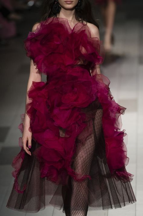 Marchesa Spring, Runway Fashion Couture, 2018 Fashion, Mode Inspo, Marchesa, Looks Style, Fancy Dresses, Fashion Week Spring, Couture Fashion