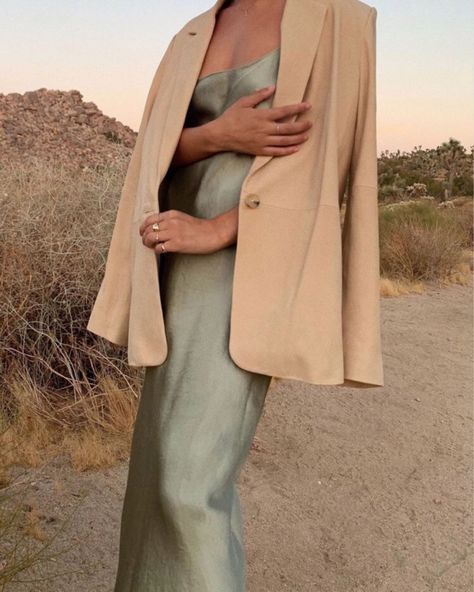 Tan Blazer and Sage Green Silk Slip Dress Dress And Blazer Outfit, Hiking Attire, Minimalist Moda, Beige Blazer, Braut Make-up, Dress And Jacket, Silk Slip Dress, Looks Street Style, Mode Ootd